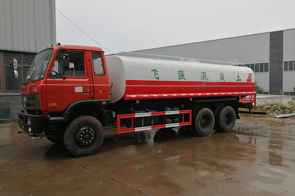 東風(fēng)后八輪老款（20方）綠化噴灑車(chē)