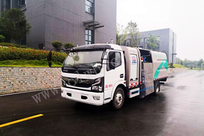 純電動(dòng)?xùn)|風(fēng)凱普特5方護(hù)欄清洗車價(jià)格 國六護(hù)欄清洗車廠家 最新護(hù)欄清洗車報(bào)價(jià)