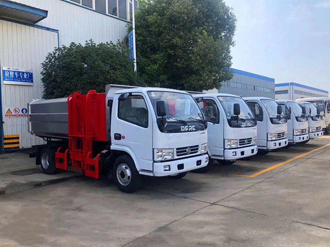 東風(fēng)多利卡掛桶垃圾車