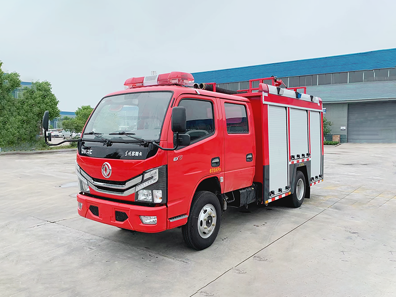  東風(fēng)牌  國六2.5噸水罐消防車